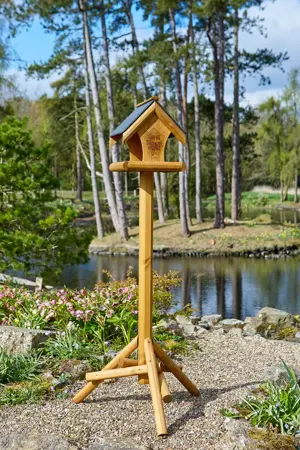 Home Tweet home Bird Table